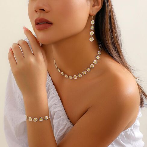HUASAI Daisy Necklace for Women White Flower Choker Necklace Daisy Pearl Necklaces Summer Jewelry for Women 2025 in Saudi Arabia