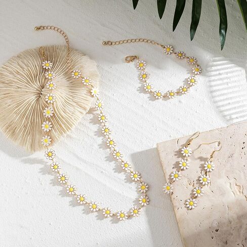 HUASAI Daisy Necklace for Women White Flower Choker Necklace Daisy Pearl Necklaces Summer Jewelry for Women 2025 in Saudi Arabia