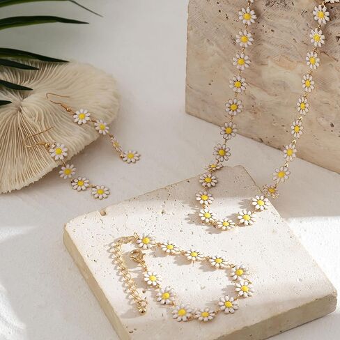 HUASAI Daisy Necklace for Women White Flower Choker Necklace Daisy Pearl Necklaces Summer Jewelry for Women 2025 in Saudi Arabia
