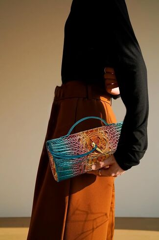Trendy Women Crocodile Evening Clutch Purse Crossbody Shoulder Handbag Cute Vegan Leather Satchels in Kuwait