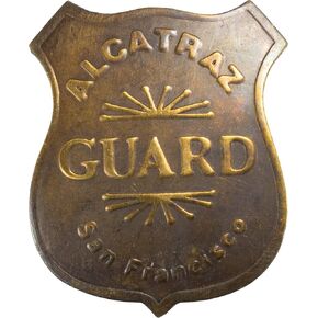 Prop Old Owl Alcatraz Guard Old West Repge Padge Metal Costume Prop - النحاس الصلب مع الانتهاء من العتيقة ، مرفق الظهر ، مثالي للعب الأدوار التاريخية ، حفلات الأزياء ، أو جامعي in Kuwait