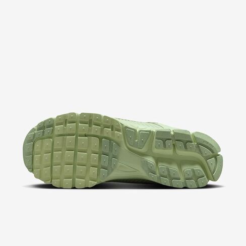 Nike Zoom Vomero 5 Men's Shoes (HF5493-301 ، Vapor Green/Vapor Green) Size 9 in Saudi Arabia