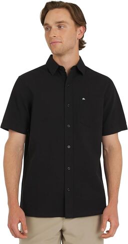 Quiksilver Men's Men's Premium Cotton Short Button Button Down Seersucker Shirt in Saudi Arabia