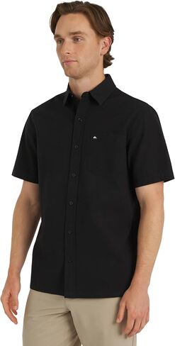 Quiksilver Men's Men's Premium Cotton Short Button Button Down Seersucker Shirt in Saudi Arabia