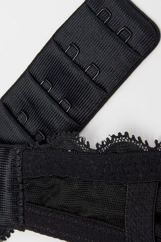 Woman's Sofia Lace Balconette Bra in Kuwait