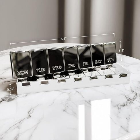 منظم حبوب منع الحمل Alto & Co Luxe لمدة 7 أيام-حالة حبوب منع الحمل الأسبوعية المعدنية للفيتامينات والمكملات الأنيقة. وظيفية. مصممة للعافية اليومية. (Silver Metallic) in Kuwait