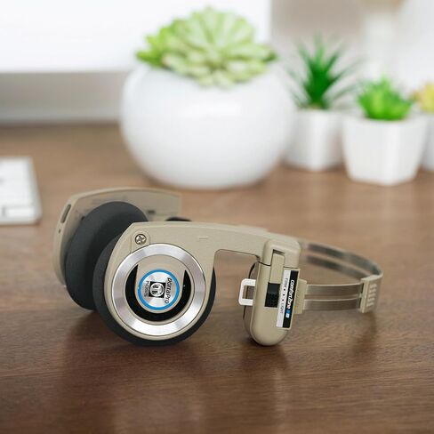 سماعات رأس Koss Porta Pro اللاسلكية 2.0 بلوتوث فوق الأذن، بطارية تدوم أكثر من 20 ساعة، شحن USB-C، ميكروفون، تمرير صوت تناظري، نمط قديم، أسود in Kuwait