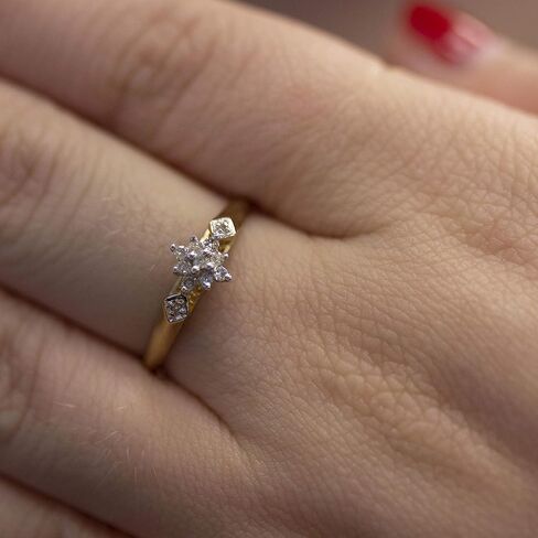 10K Yellow Gold Diamond Cluster Ring in Kuwait