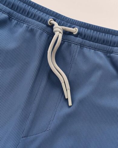 Johnnie-O Jumpin shropbed performance shorts in Kuwait