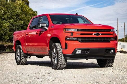 Rough Country 3.5" Lift Kit w/N3 Struts for 2019-2024 GMC Sierra 1500-22631 in Saudi Arabia