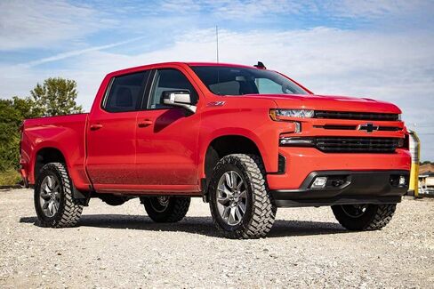 Rough Country 3.5" Lift Kit w/N3 Struts for 2019-2024 GMC Sierra 1500-22631 in Saudi Arabia