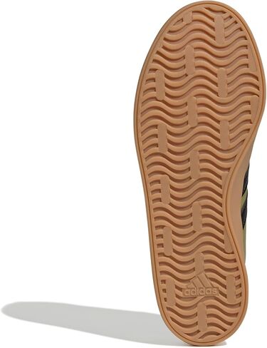أديداس ونسى VL Court Sneaker Bold Sneaker ، Alumina/White/Gum ، 7.5 in Kuwait