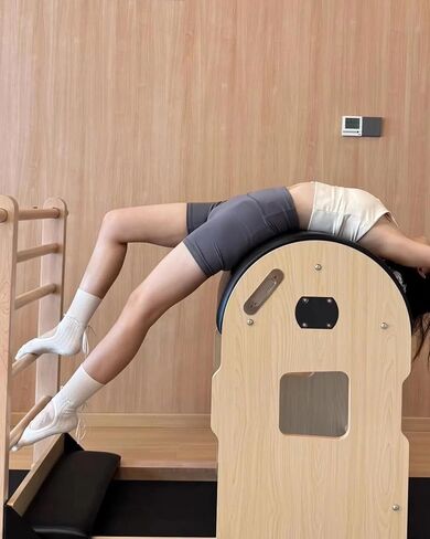 Cute Ribbon Grip Pilate Socks,Grippy Yoga Sock for Women Girls,No Slip Crew Socks for Barre,Gym,Workout,Dance,Floor in Kuwait