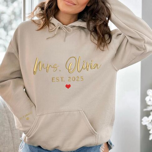Godmerch Custom Assoridered Mrs Sweatshirt - مستقبل شخصي السيدة هوديي ، وعروس من النوع الثقيل ، وشركة عسل العسل ، هدية لعروسها لتكون زفاف الزفاف دش دش البكالوريوس in Saudi Arabia