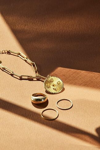 OAK & LUNA - Medallion Custom Engraved Pendant Necklace - Sterling Silver or 14K Solid Gold - Up to 4 Initials in Kuwait