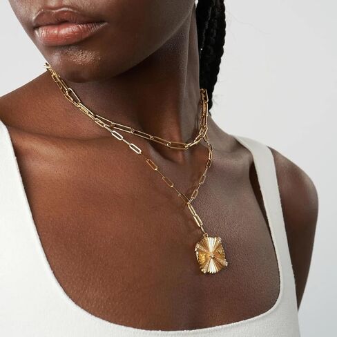 OAK & LUNA - Medallion Custom Engraved Pendant Necklace - Sterling Silver or 14K Solid Gold - Up to 4 Initials in Kuwait