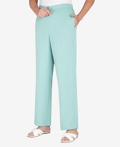 بنطال Alfred Dunner النسائي ذو المقاس الكبير من نسيج التويل متوسط ​​الارتفاع وساق مستقيمة وطول قصير in Kuwait