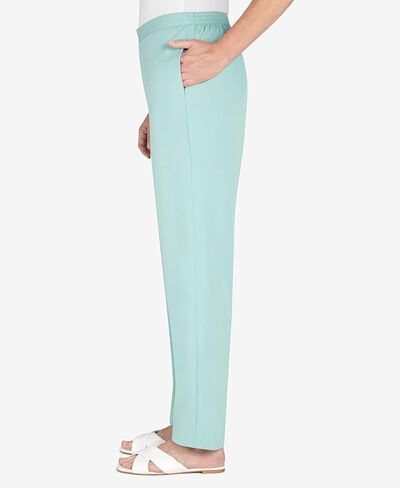 بنطال Alfred Dunner النسائي ذو المقاس الكبير من نسيج التويل متوسط ​​الارتفاع وساق مستقيمة وطول قصير in Kuwait