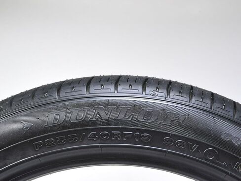 Dunlop SP Sport 5000 DSST P255/40R19 96V in Saudi Arabia