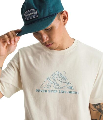 North Face Men Men Evolution MTN Base Short Tee | قميص القطن مع تصميم جرافيك ، وضع في الأكمام ، طوق مضلع in Saudi Arabia