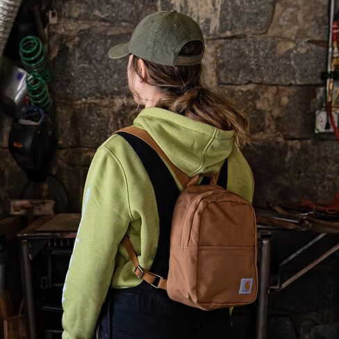 حقيبة ظهر مصغرة Carhartt Classic ، حقيبة ظهر متينة ومقاومة للماء مع أحزمة كتف قابلة للتعديل ، Carhartt Brown in Saudi Arabia