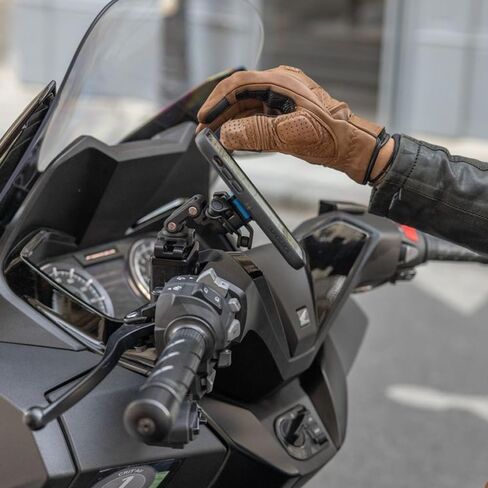 Quad Lock Brake Reservoir Motorcycle Phone Mount with Vibration Dampener and MAG Phone Case for Galaxy S25 Ultra in Saudi Arabia