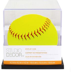 علبة عرض بلاستيكية من Softball من Studio Décor - عرض التذكارات والهدايا التذكارية in Kuwait