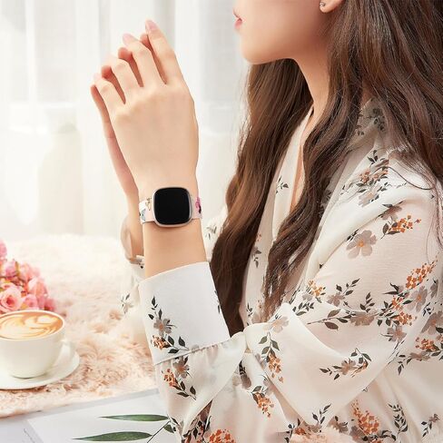 GEAK حزام شفاف متوافق مع Fitbit Versa 3 Bands/Fitbit Versa 4 Bands/Fitbit Sense/Sense 2 Bands للنساء والرجال، حزام أنيق مطبوع بنمط ناعم لا يبهت لساعة Fitbit الذكية الصغيرة والكبيرة in Kuwait