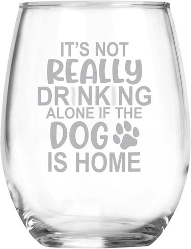 The Dog is Home كأس نبيذ منقوش مضحك بدون جذع • هدايا مضحكة لمالك الكلب • هدايا مضحكة للفيل الأبيض البالغ • هدية مبتكرة فريدة ساخرة لعيد الميلاد وعيد الميلاد in Kuwait