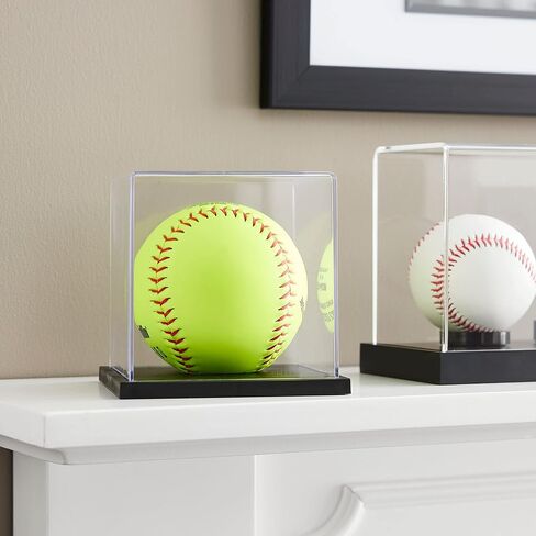 علبة عرض بلاستيكية من Softball من Studio Décor - عرض التذكارات والهدايا التذكارية in Kuwait