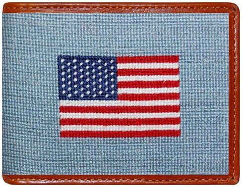 American Flag Needlepoint Wallet باللون الأزرق العتيق بواسطة Smathers & Branson in Saudi Arabia