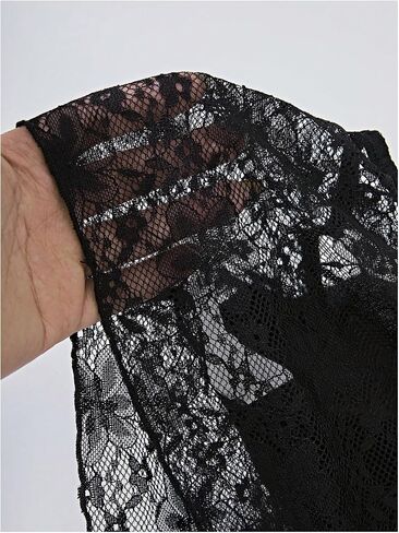 Wdirara Women's 2 قطعة الزي القوس الدانتيل الأمامي كامي أعلى و Low Rise Rise Shuffle Mini Mini Skirt in Saudi Arabia