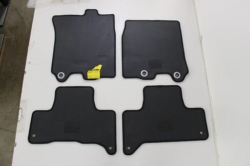 ملحقات تويوتا الأصلية PT206-35122-16 حصيرة أرضية السجاد لنماذج FJ Cruiser ، Black in Saudi Arabia