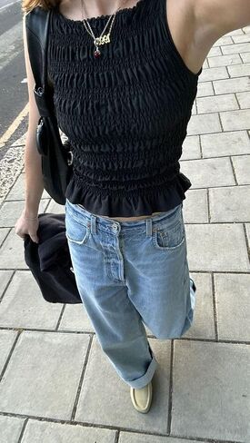 Women Y2K Shirred Tank Top Smocked Ruffle Sleeveless Crop Top Cute Slim Fit Top Shirt Vacation Going Out in Saudi Arabia
