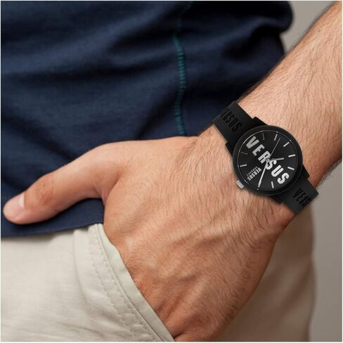 مقابل Versace Mens Barbes Fashion Watch مع العلامة التجارية. حزام سيليكون مقاوم للمياه. يشمل حقيبة هدايا السفر. in Saudi Arabia