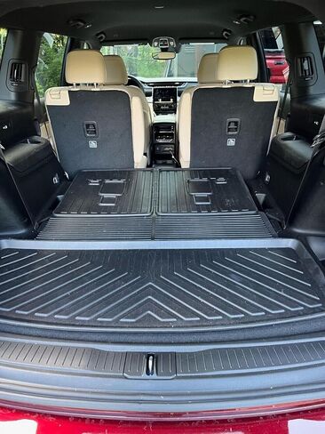 بطانة البضائع-حصيرة جذع لجيب Grand Grand Cherokee L (7 مقاعد) 2021-2025-حصيرة جذع مقاومة للطقس للسيارات ذات الشفاه المرتفعة للشفرة ذات الصبغة. in Saudi Arabia