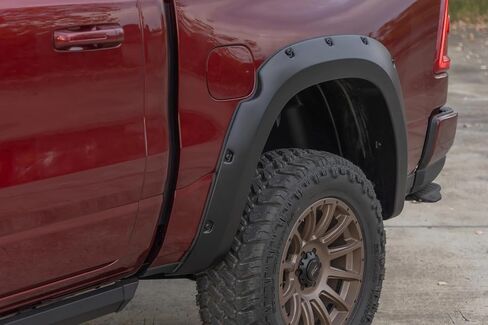 مشاعل جيب البلد الخام لذاكرة الوصول العشوائي 1500 2WD/4WD (2025) - مشاعل عجلة نمط الترباس ، أسود مسطح ، مجموعة من 4 in Saudi Arabia