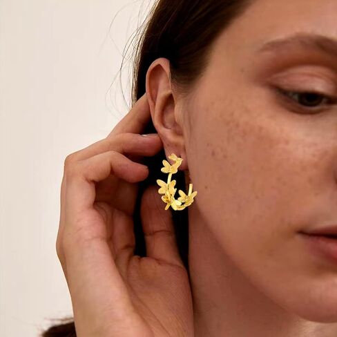 أقراط دائرية ذهبية مكتنزة للنساء أقراط على شكل فراشة هدية مجوهرات أنيقة in Kuwait