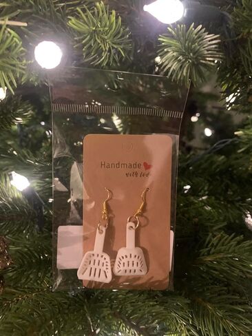 Kitty Litter Pooper Scooper Earrings – Funny Unique Gift for Cat Lovers, Pet Owners, and Animal Care Professionals, Cat Pooper Scooper Earrings, New 2025 in Saudi Arabia