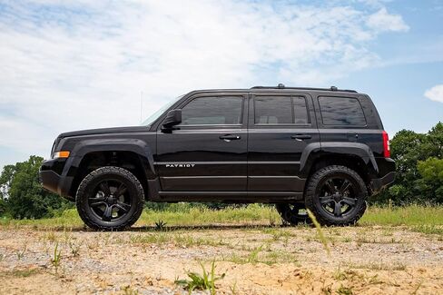 Rough Country 2" N3 Strut Lift Kit for 2010-2017 Jeep Patriot 4WD - 66532 in Saudi Arabia