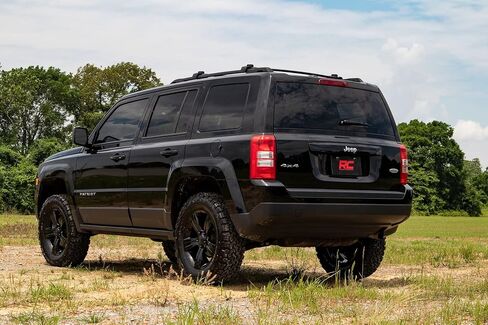 Rough Country 2" N3 Strut Lift Kit for 2010-2017 Jeep Patriot 4WD - 66532 in Saudi Arabia