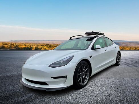 Ikon Motorsports ، Lip الأمامي المصد متوافق مع 2017-2023 Tesla Model 3 ، Ikon Style Front Lip Spoiler Dam Poly-Propylene-PP (Pactory Grade) in Kuwait