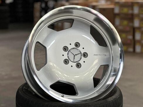 جديد 18 بوصة متداخلة AMG Monoblock Wheel (مجموعة من 4) ، PCD 5x112 ، الإزاحة الأمامية 25 الإزاحة الخلفية 25 ، اللون - الفضة (الأمامية 18x8J الخلفية 18x9J) in Saudi Arabia