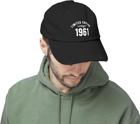 Limited Edition Vintage 1961 Baseball Cap - Retro Congended Hat للرجال والنساء ، هدية عيد ميلاد قابلة للتعديل ، كلاسيكية عتيقة in Kuwait