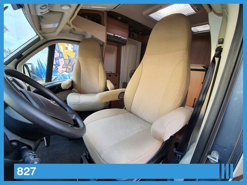 أبعاد أغطية المقاعد متوافقة مع سائق المنزل والركاب ، رقم اللون: 819 (أسود/رمادي) in Kuwait