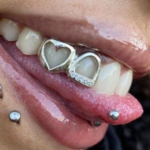 Y2K 18K Gold Plated Gold Finish Gold Teeth Dental Grillz Cap Crown Hip Hop Party Accessories for Men Women in Saudi Arabia
