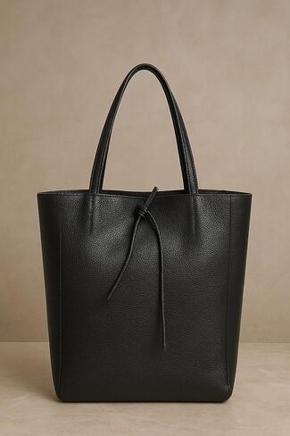 Genuine Leather Made in Italy Handbag for Daily Use with a strap and a small internal pocket. in Saudi Arabia
