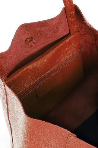 Genuine Leather Made in Italy Handbag for Daily Use with a strap and a small internal pocket. in Saudi Arabia