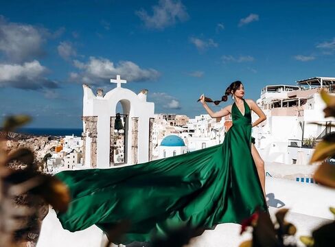 Long Tail Flying Dress لحضور حفل زفاف للسيدات ، فوتش أمومة Santorini فستان Flying for Photoshoot | ذيل طويل ساتان ماكسي الأرجواني in Kuwait
