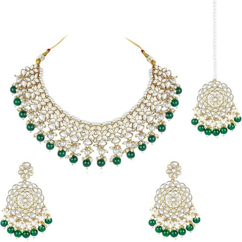 Aheli Silver مطلي بـ Kundan & Green Beads قلادة قلادة قلادة متدلية وأقراط Maangtikka مجموعة هدية للمجوهرات العرقية للنساء in Saudi Arabia